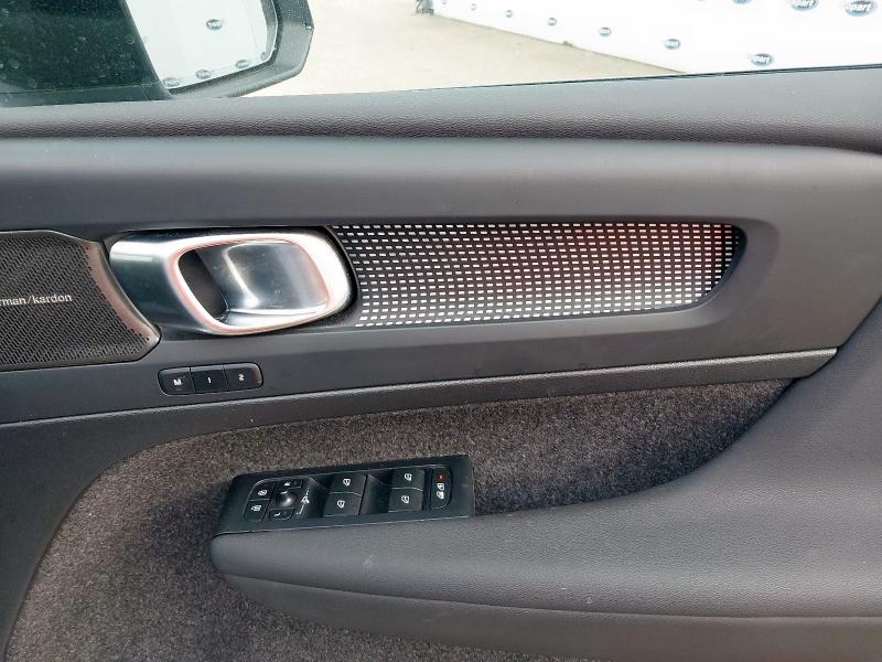 2024 VOLVO XC40 2.0 B3P ULTIMATE DARK 5DR AUTO