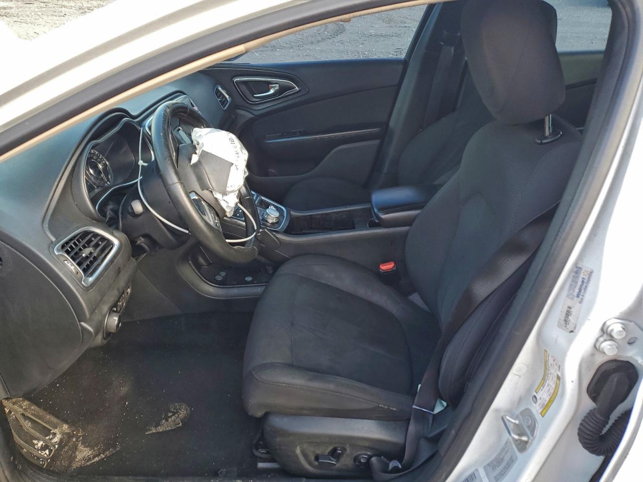 2015 Chrysler 200 Limited VIN: 1C3CCCAB0FN743909 Lot: 94634425