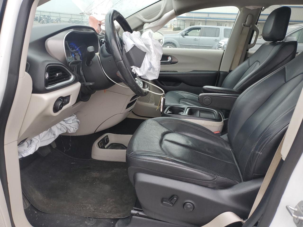 2020 Chrysler Pacifica Touring L VIN: 2C4RC1BG1LR280701 Lot: 93618725