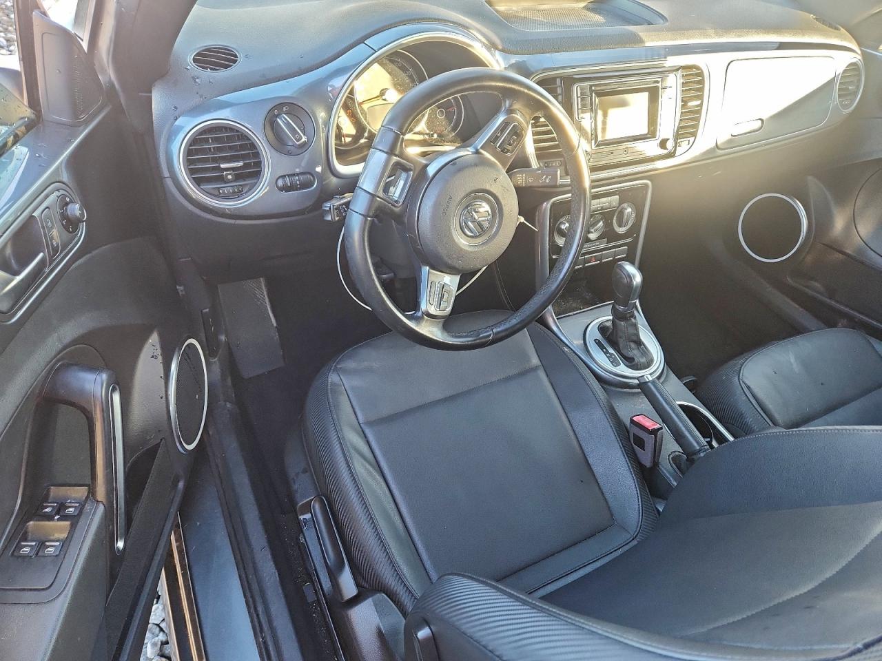 2018 Volkswagen Beetle S VIN: 3VW5DAAT8JM515073 Lot: 93316445