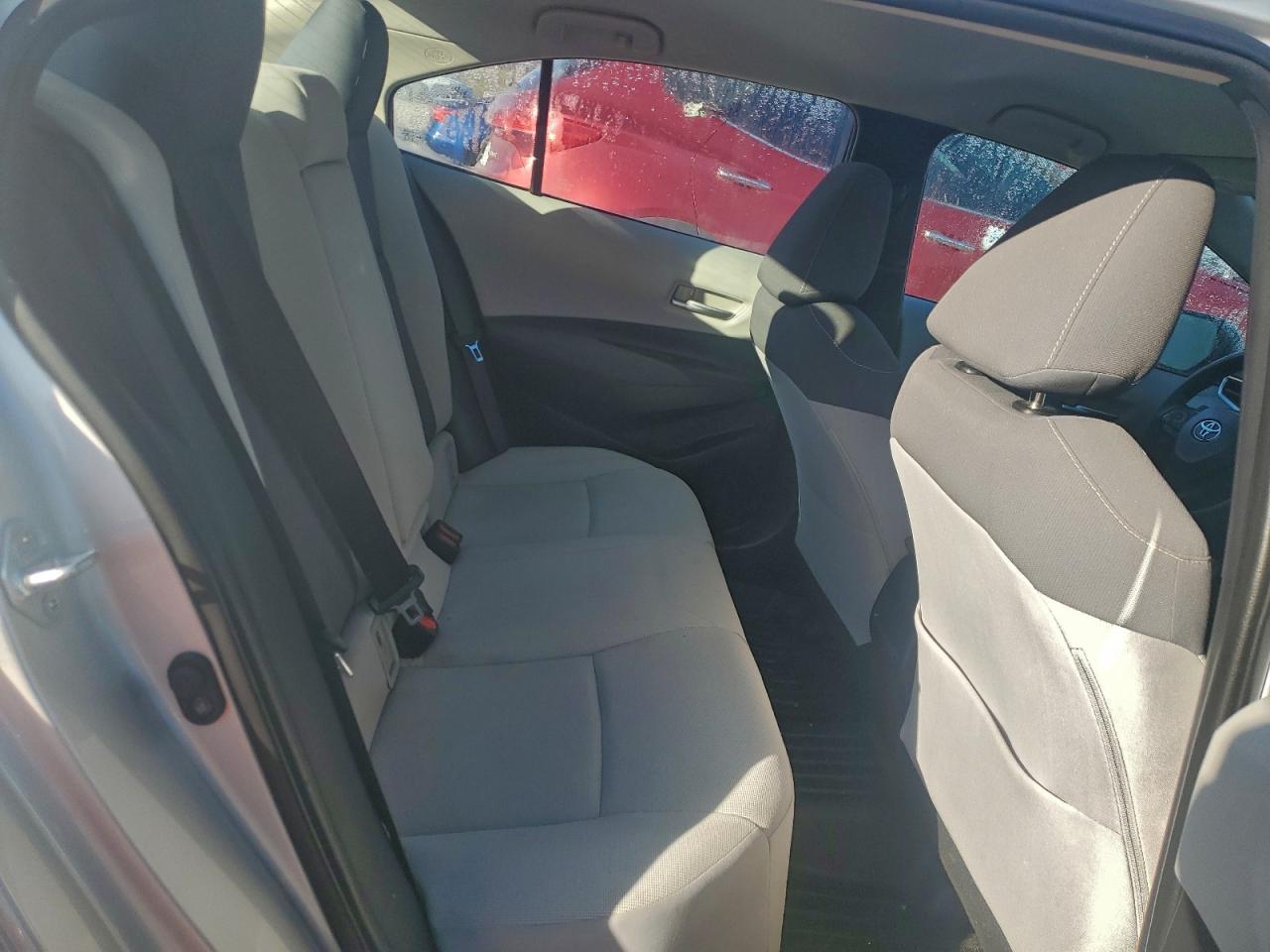 2020 Toyota Corolla Le VIN: 5YFEPRAE0LP063111 Lot: 92910945