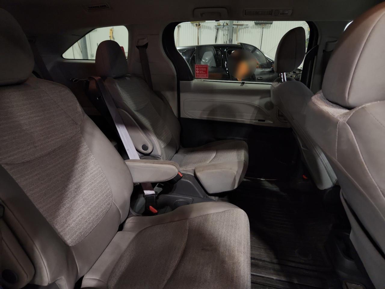 2021 Toyota Sienna Le VIN: 5TDKRKECXMS064353 Lot: 93127495