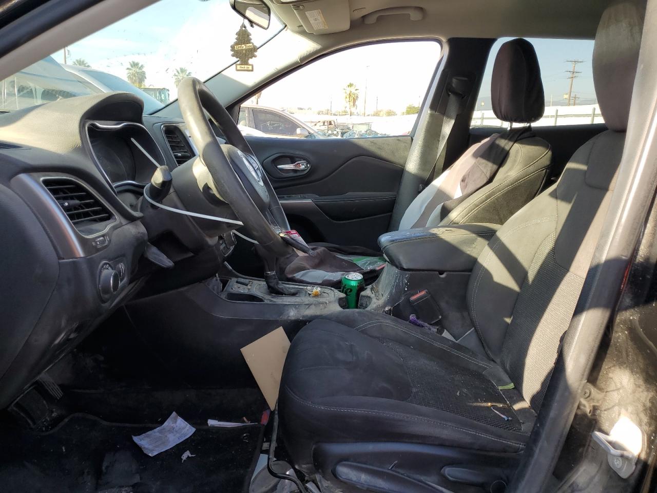 2020 Jeep Cherokee Latitude VIN: 1C4PJLCB9LD543922 Lot: 90883185