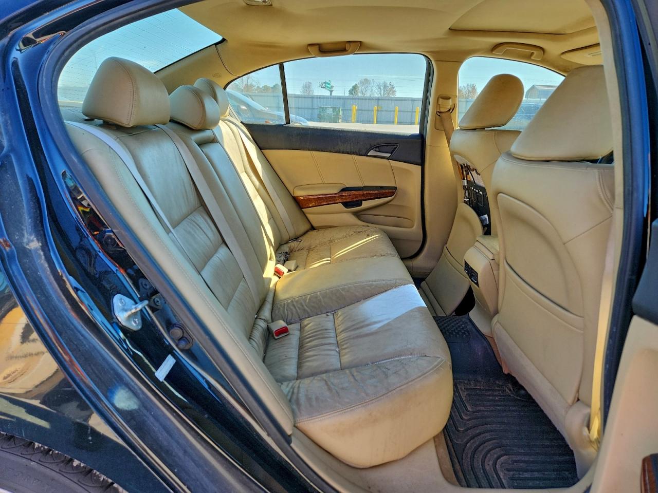 2011 Honda Accord Exl VIN: 1HGCP2F87BA017877 Lot: 93666445