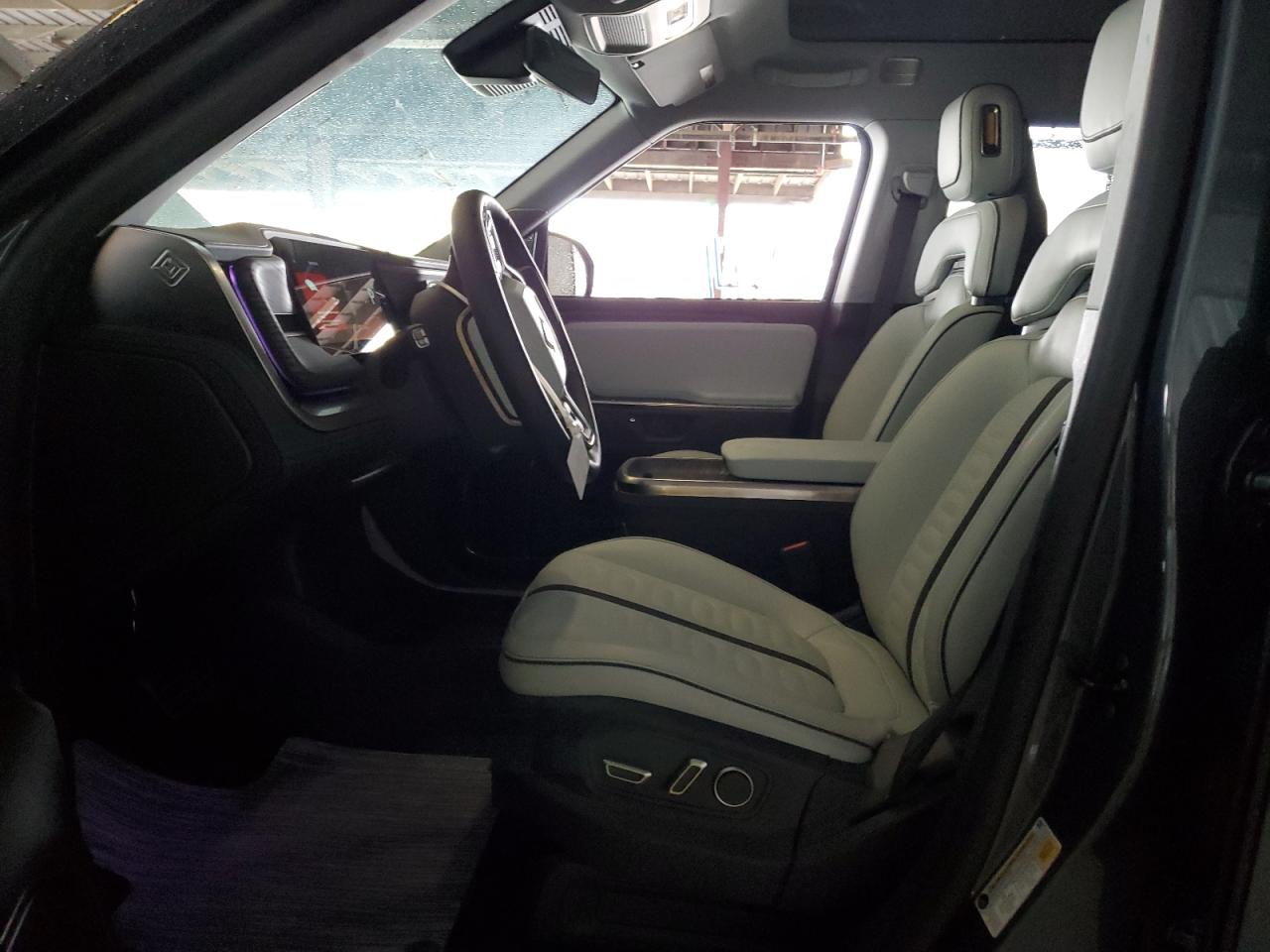 2026 Rivian R1S Adventure VIN: 7PDSGCBA8TN079297 Lot: 92320235