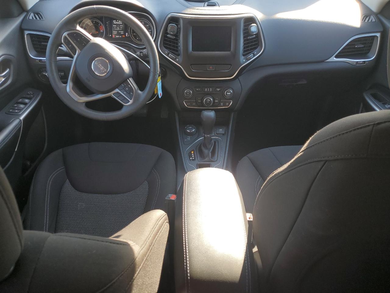 2020 Jeep Cherokee Latitude VIN: 1C4PJMCB7LD620048 Lot: 90873985