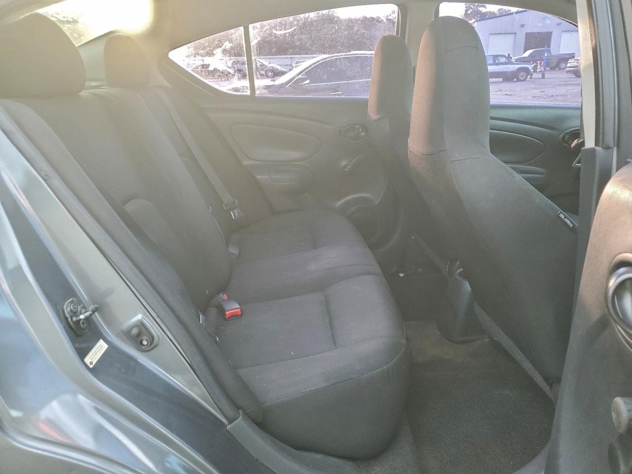 2017 Nissan Versa S VIN: 3N1CN7AP7HL833329 Lot: 94181845