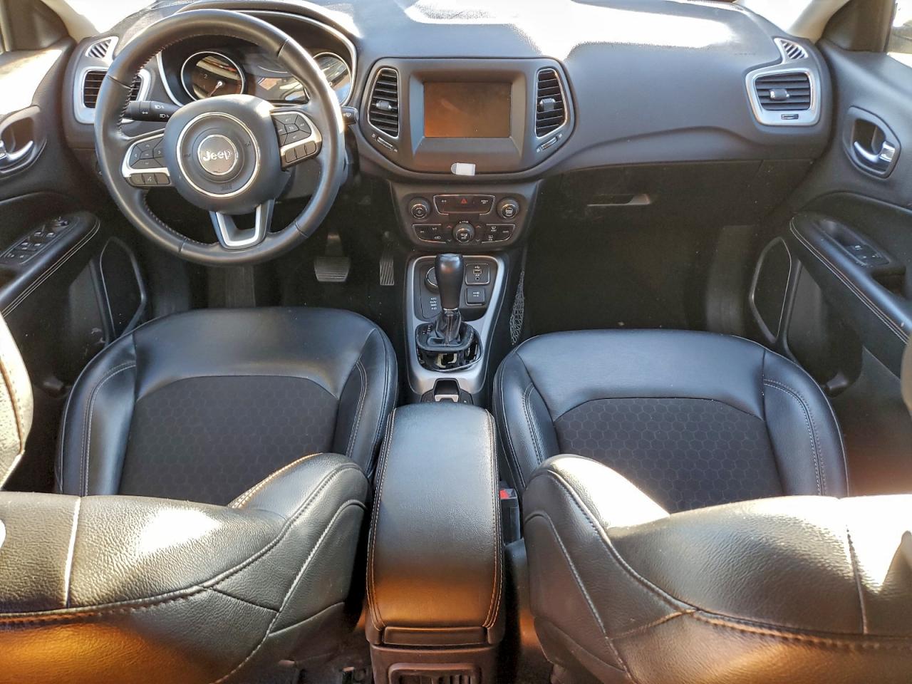 2018 Jeep Compass Latitude VIN: 3C4NJDBB4JT366203 Lot: 94175115