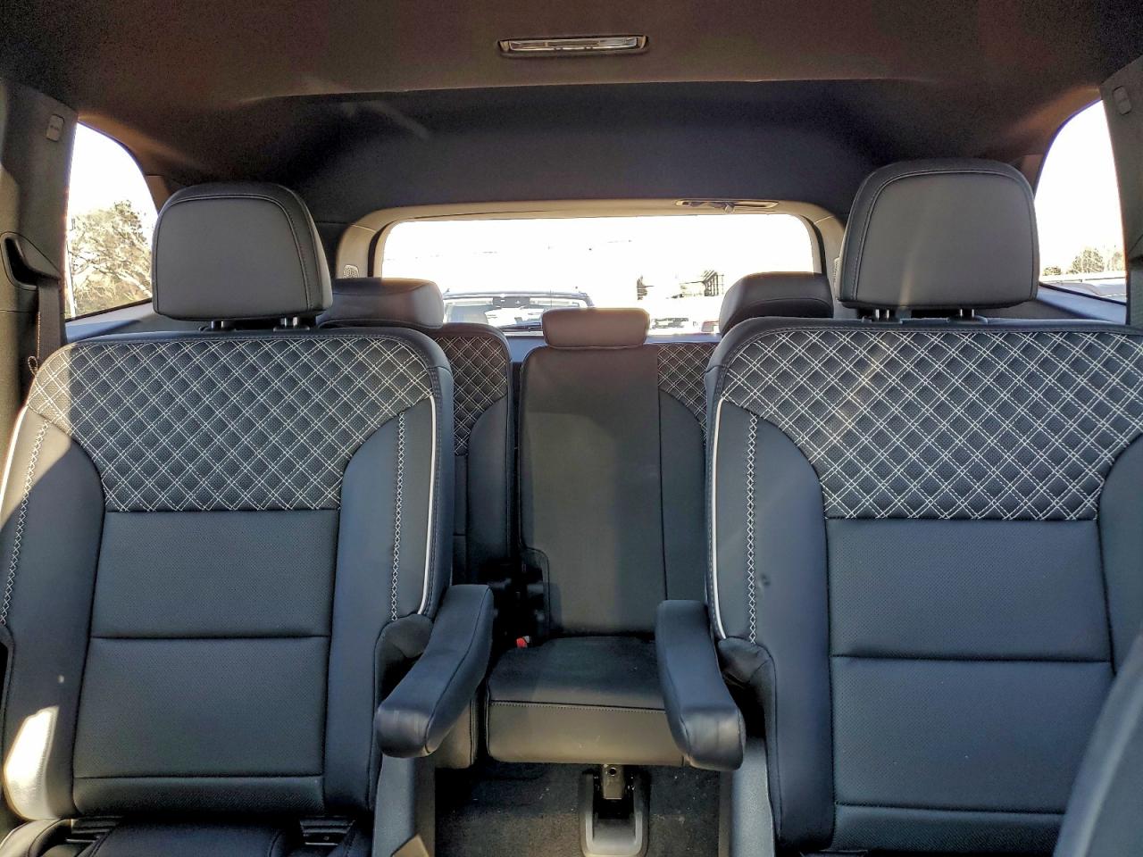 2025 GMC Acadia Denali VIN: 1GKENRRS1SJ295207 Lot: 94234015