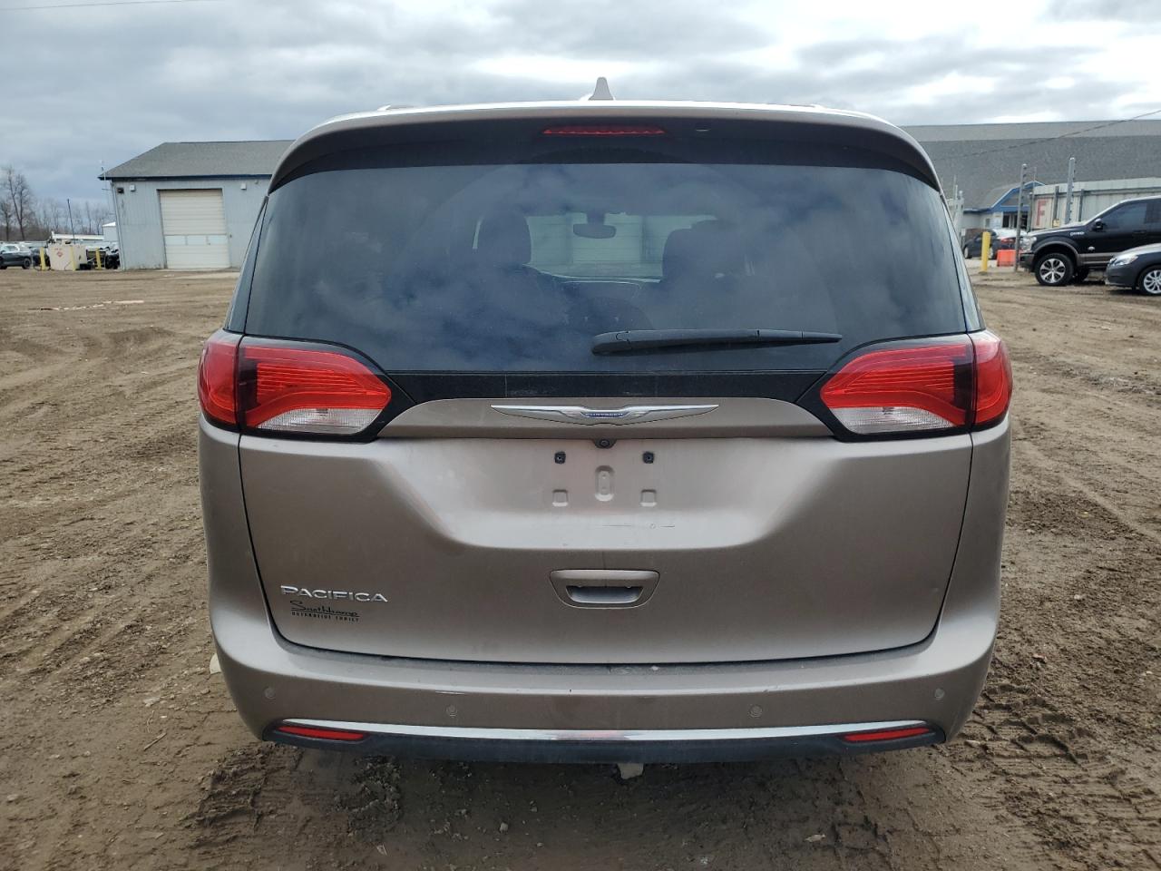 2018 Chrysler Pacifica Touring L VIN: 2C4RC1BGXJR114304 Lot: 92047345