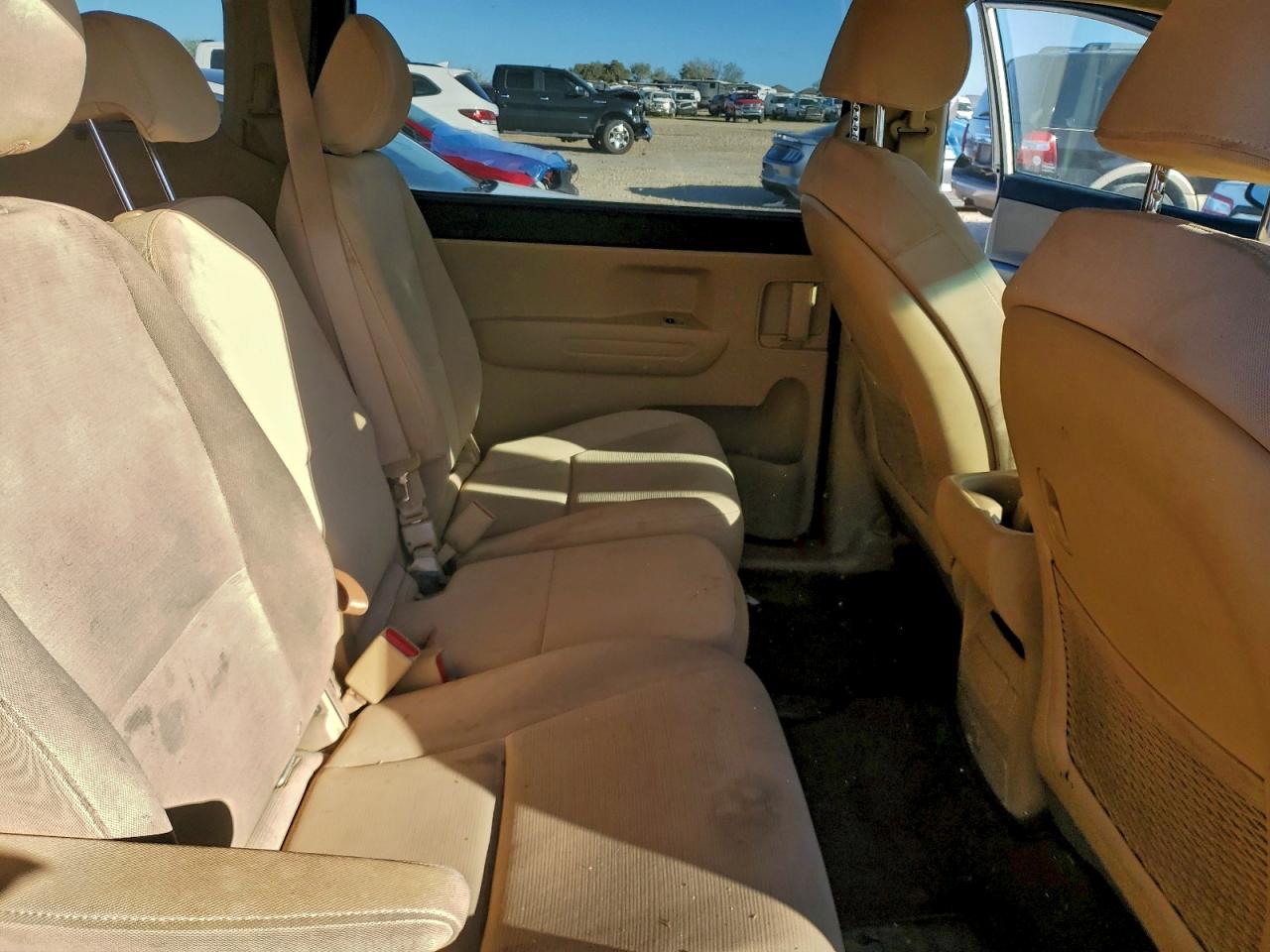 2015 Kia Sedona Lx VIN: KNDMB5C18F6044539 Lot: 94570355