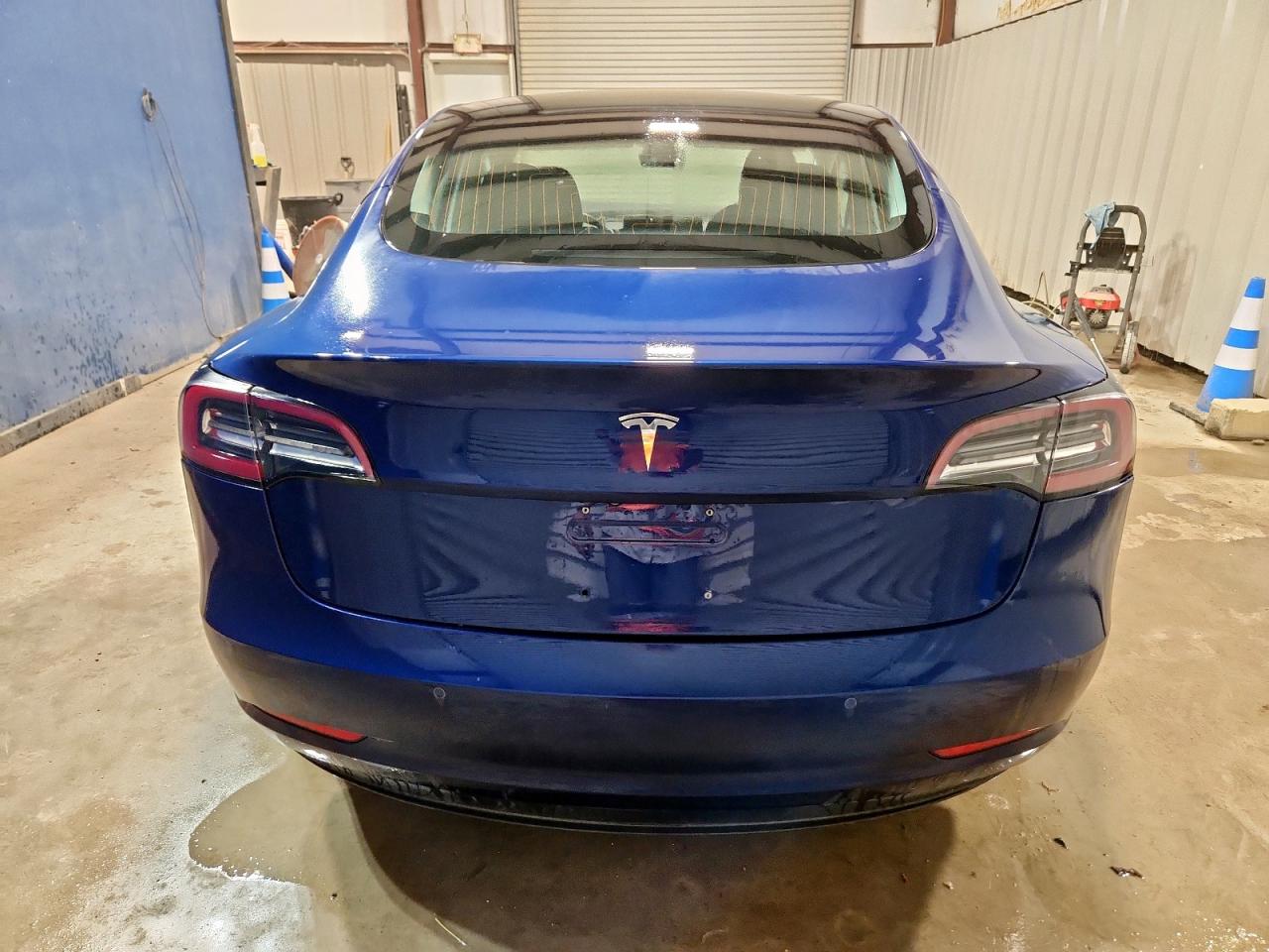 2018 Tesla Model 3 VIN: 5YJ3E1EA4JF102538 Lot: 85429175