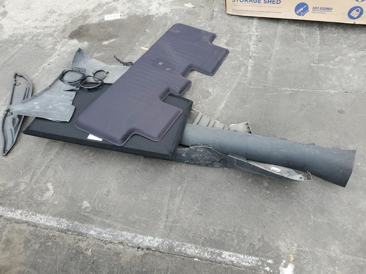 2024 Tesla Model Y VIN: 7SAYGDEE5RF072890 Lot: 90507535