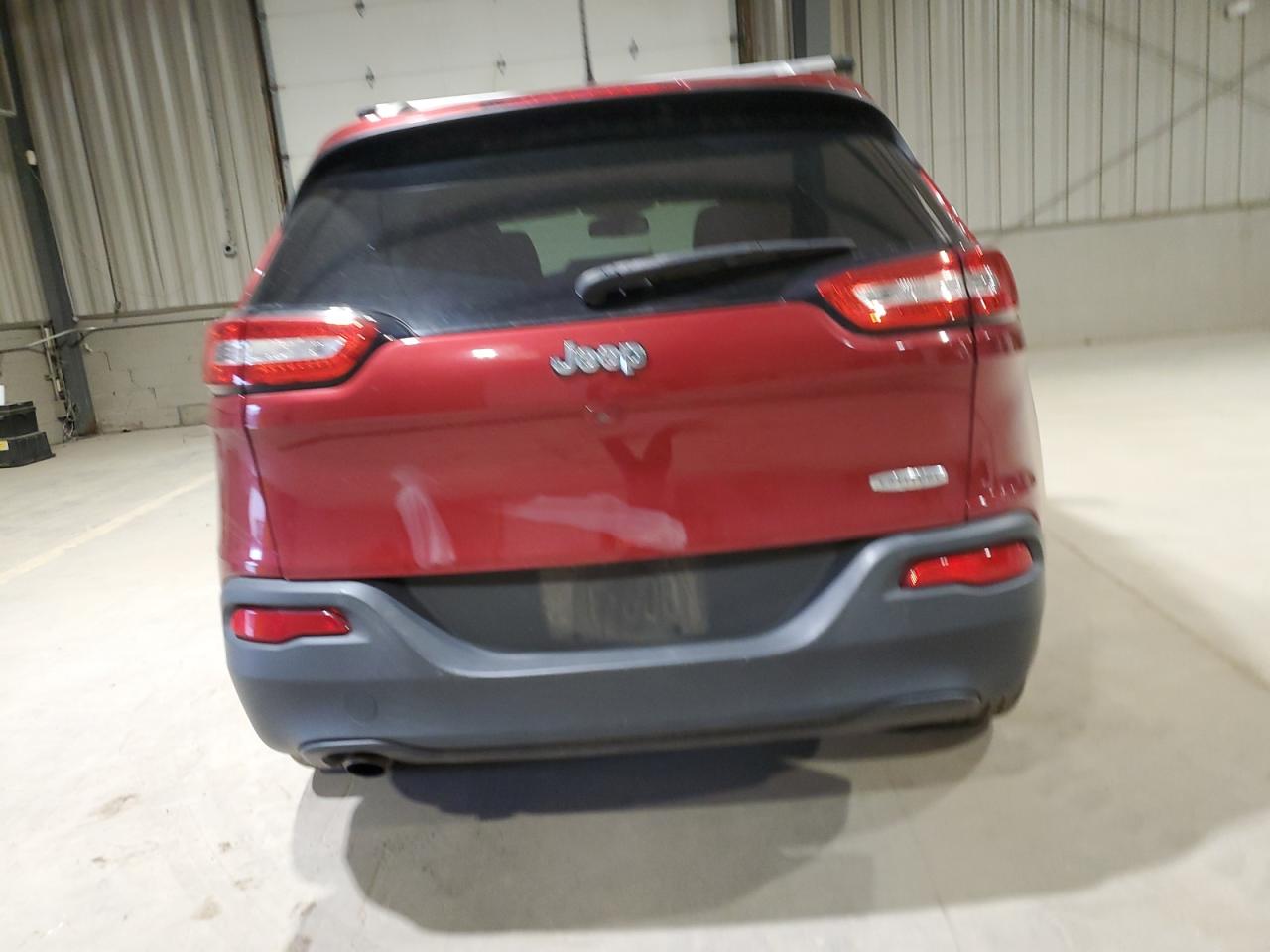 2017 Jeep Cherokee Latitude VIN: 1C4PJLCB2HW643808 Lot: 92667665