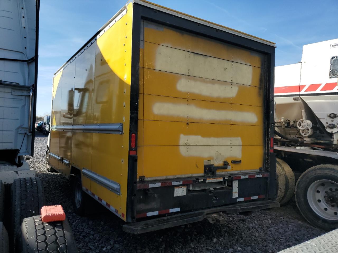 2018 GMC Savana Box Truck VIN: 7GZ37TCG6JN900685 Lot: 90301285