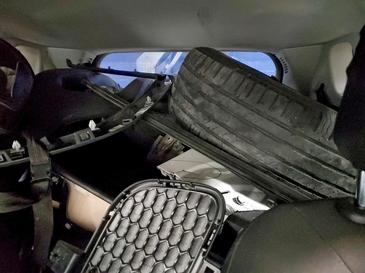 2018 Jeep Compass Sport VIN: 3C4NJCAB1JT123279 Lot: 92923325