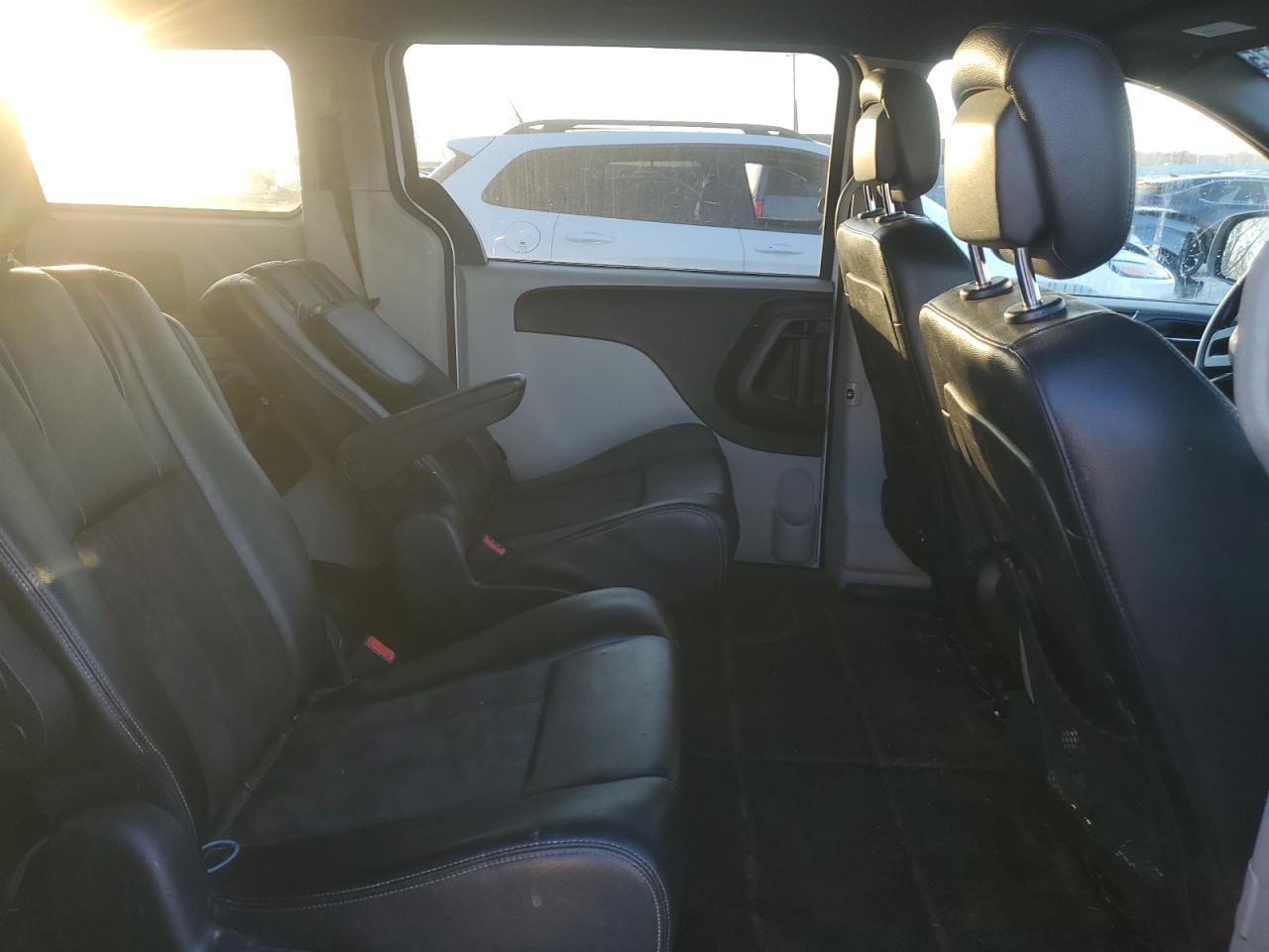 2019 Dodge Grand Caravan Sxt VIN: 2C4RDGCG0KR777025 Lot: 92704075