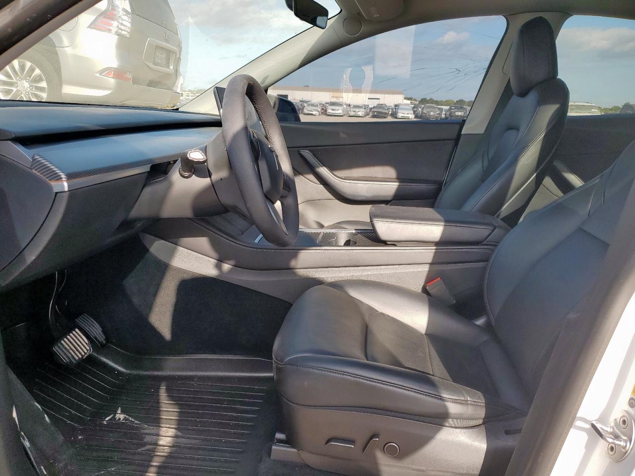 2022 Tesla Model Y VIN: 7SAYGDEE6NF386655 Lot: 92614565