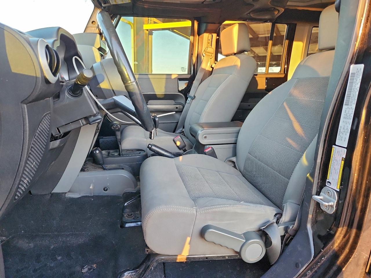 2008 Jeep Wrangler Unlimited Sahara VIN: 1J4GA59168L631974 Lot: 94516735