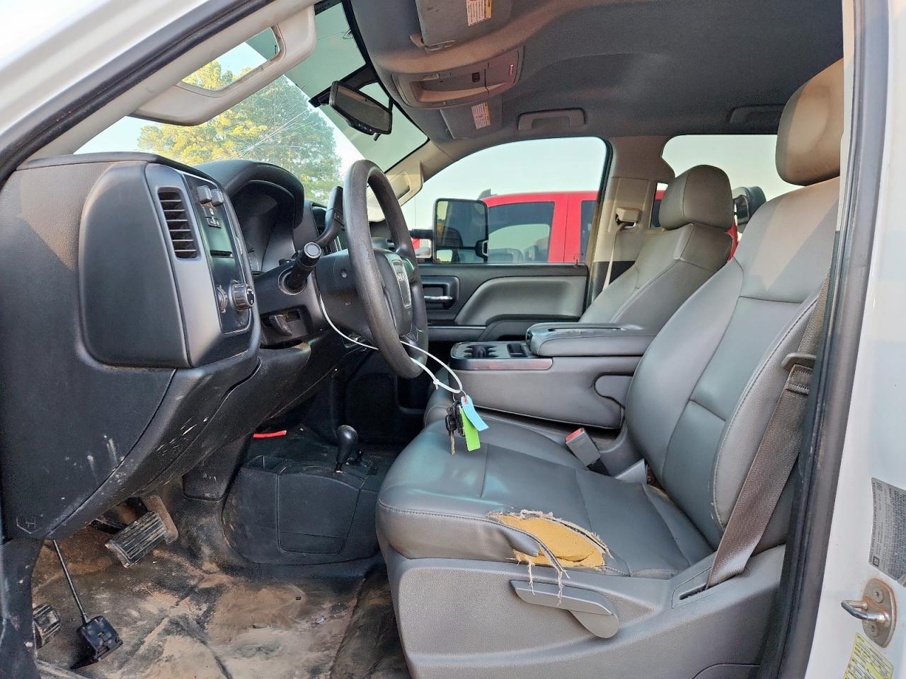 2015 GMC Sierra Utility / Service Truck VIN: 1GD421C86FF572632 Lot: 92110185