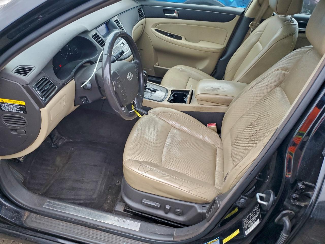 2009 Hyundai Genesis 3.8L VIN: KMHGC46E49U041135 Lot: 93652575