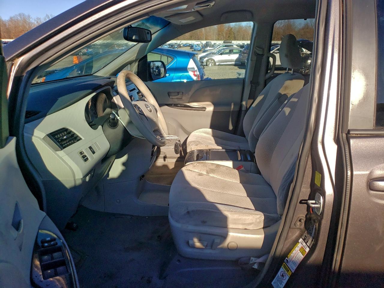 2011 Toyota Sienna Le VIN: 5TDKK3DC8BS039766 Lot: 94085155