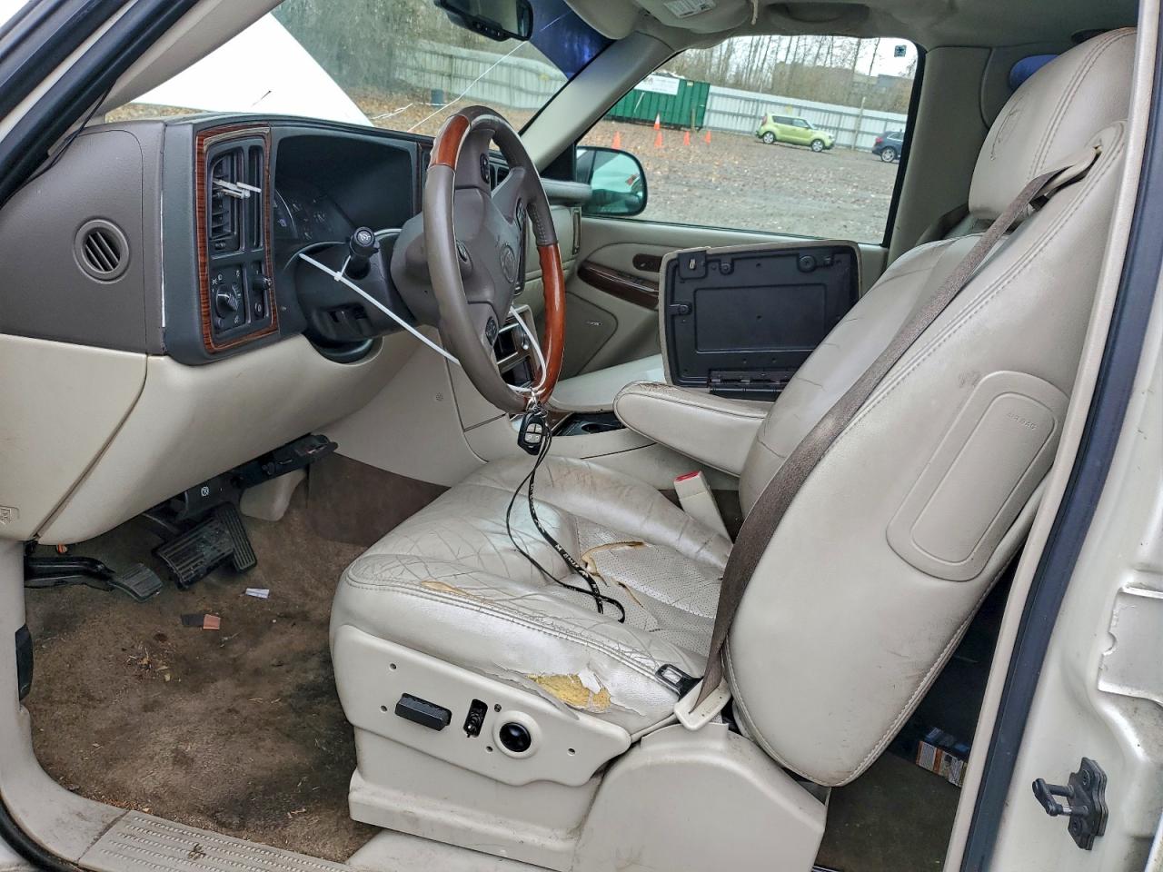 2003 Cadillac Escalade Luxury VIN: 1GYEK63N23R285501 Lot: 93771855