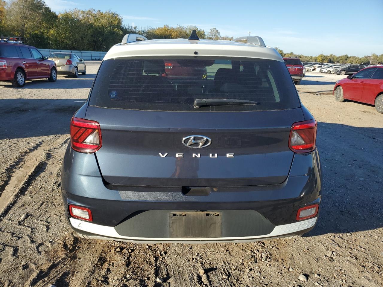 2021 Hyundai Venue Sel VIN: KMHRC8A39MU126745 Lot: 91187175