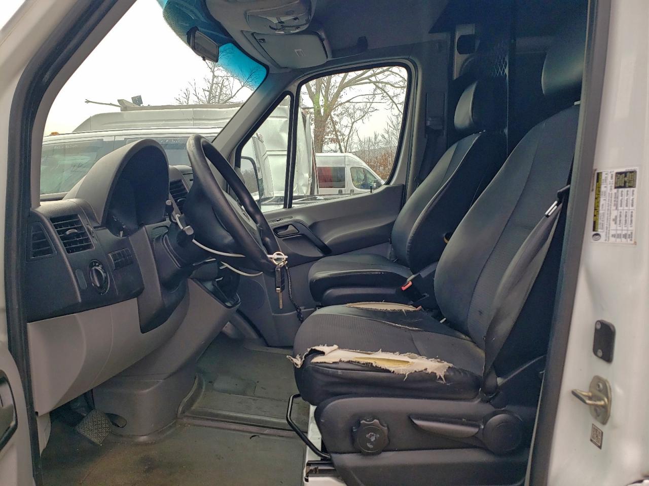 2017 Mercedes-Benz Sprinter 2500 VIN: WD3PE8CD7HP380187 Lot: 92690935