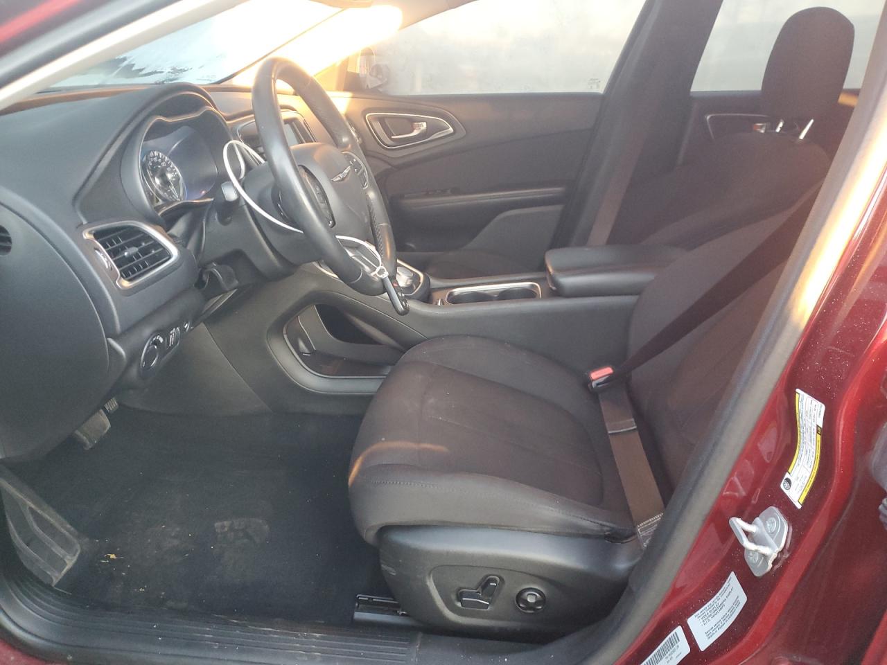 2015 Chrysler 200 Limited VIN: 1C3CCCAB0FN592750 Lot: 91840295