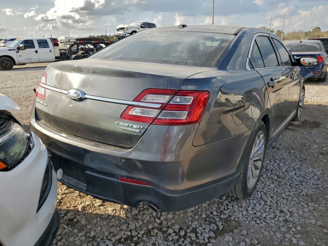 2018 Ford Taurus Limited VIN: 1FAHP2F80JG102257 Lot: 93221545