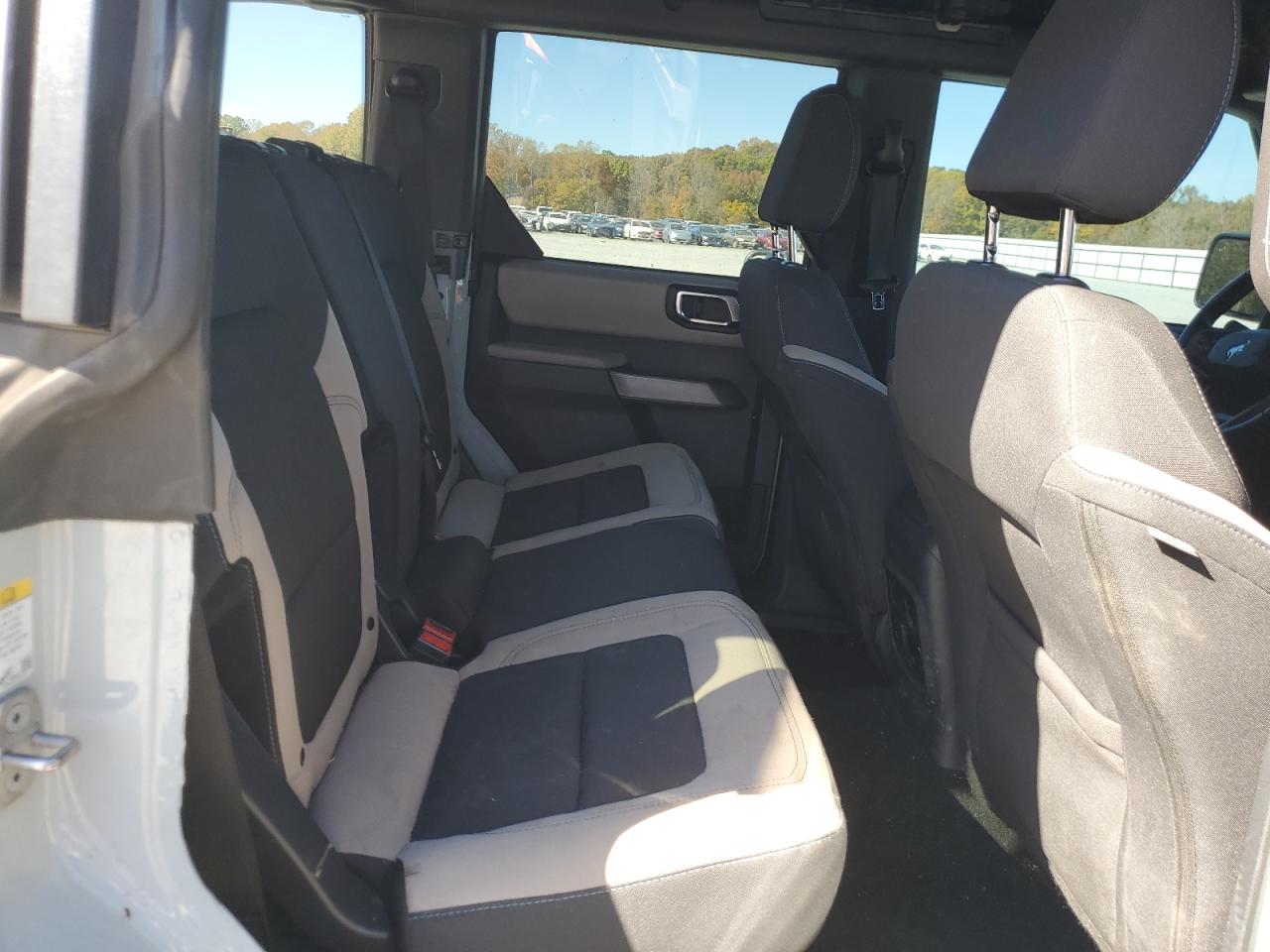 2022 Ford Bronco Base VIN: 1FMEE5DP3NLB30433 Lot: 82570745