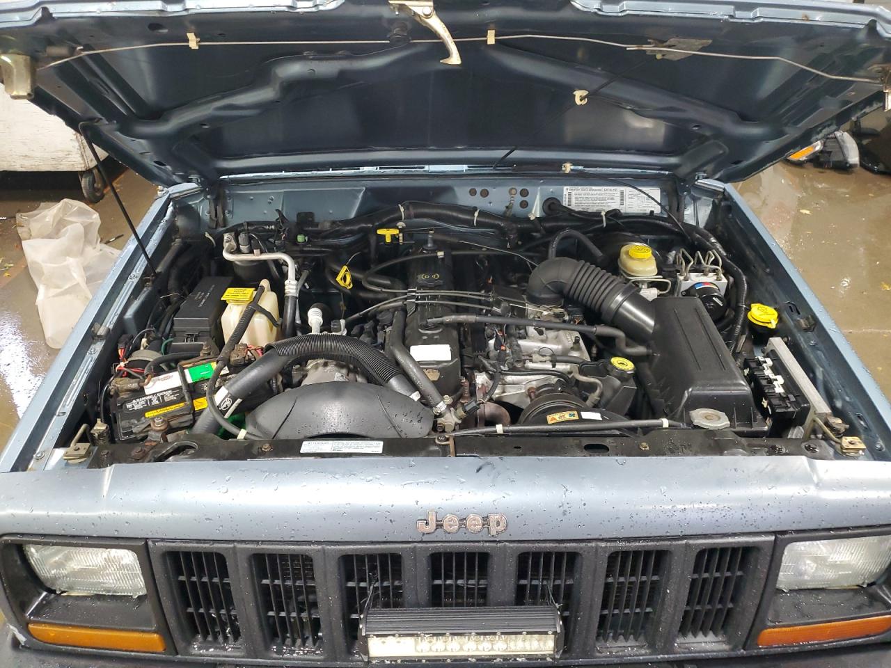 1998 Jeep Cherokee Se VIN: 1J4FJ28S8WL240181 Lot: 93503325