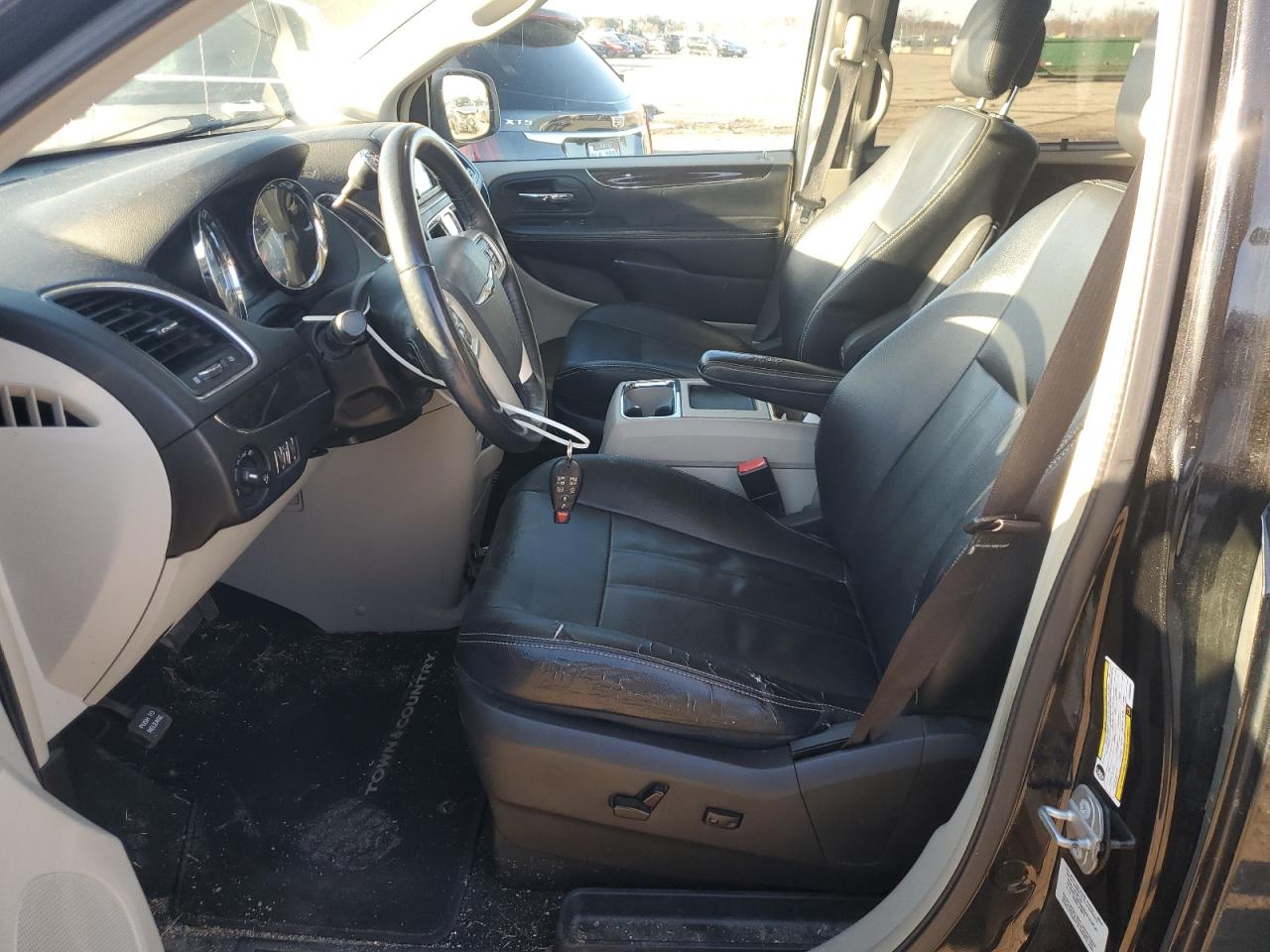 2016 Chrysler Town & Country Touring VIN: 2C4RC1BG8GR306054 Lot: 92410545