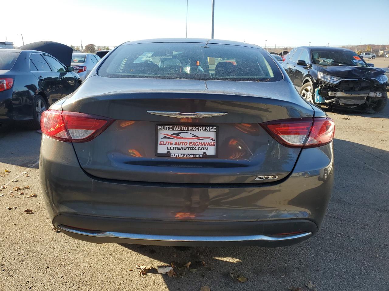 2015 Chrysler 200 Limited VIN: 1C3CCCAB2FN693823 Lot: 92912475