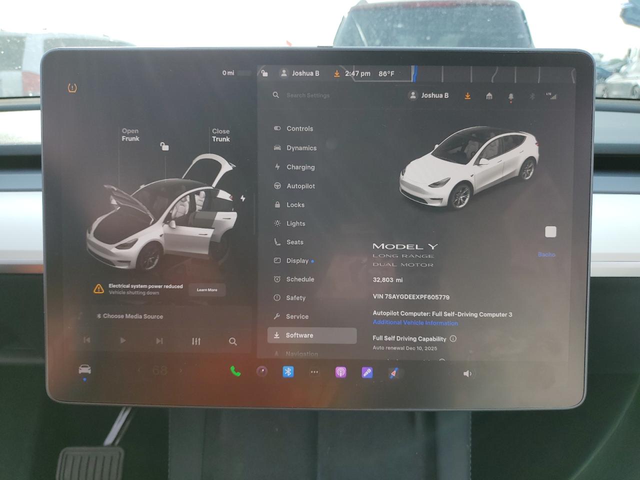 2023 Tesla Model Y VIN: 7SAYGDEEXPF605779 Lot: 92246965