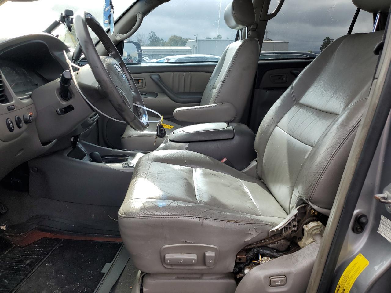 2004 Toyota Sequoia Limited VIN: 5TDBT48A44S211290 Lot: 93288355