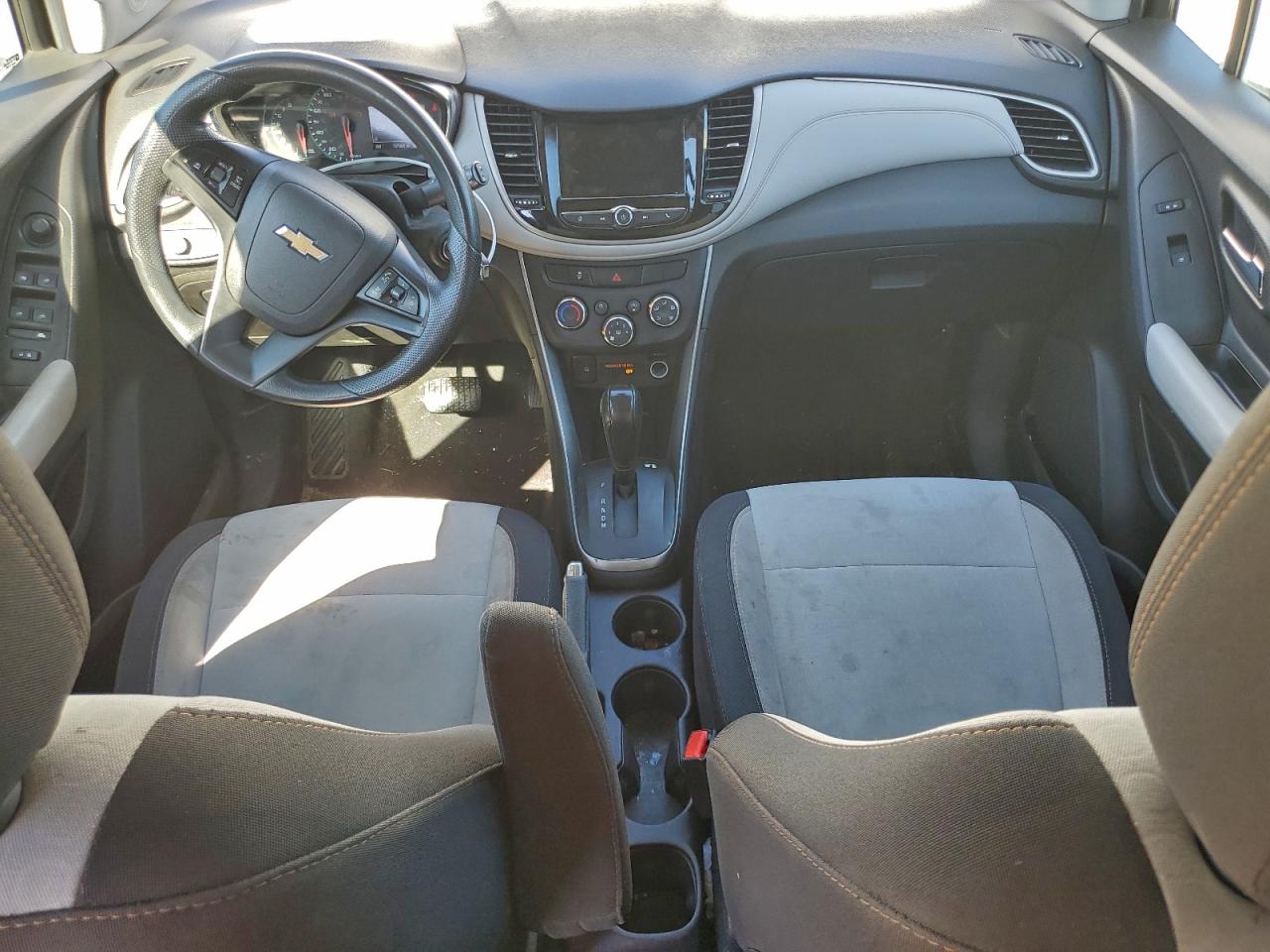 2019 Chevrolet Trax Ls VIN: 3GNCJNSB4KL290875 Lot: 90758685