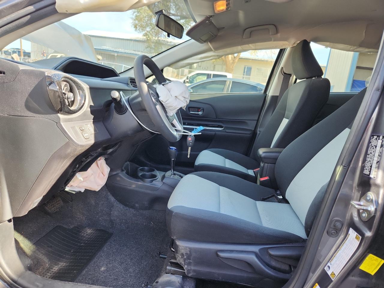 2015 Toyota Prius C VIN: JTDKDTB3XF1098768 Lot: 92311495