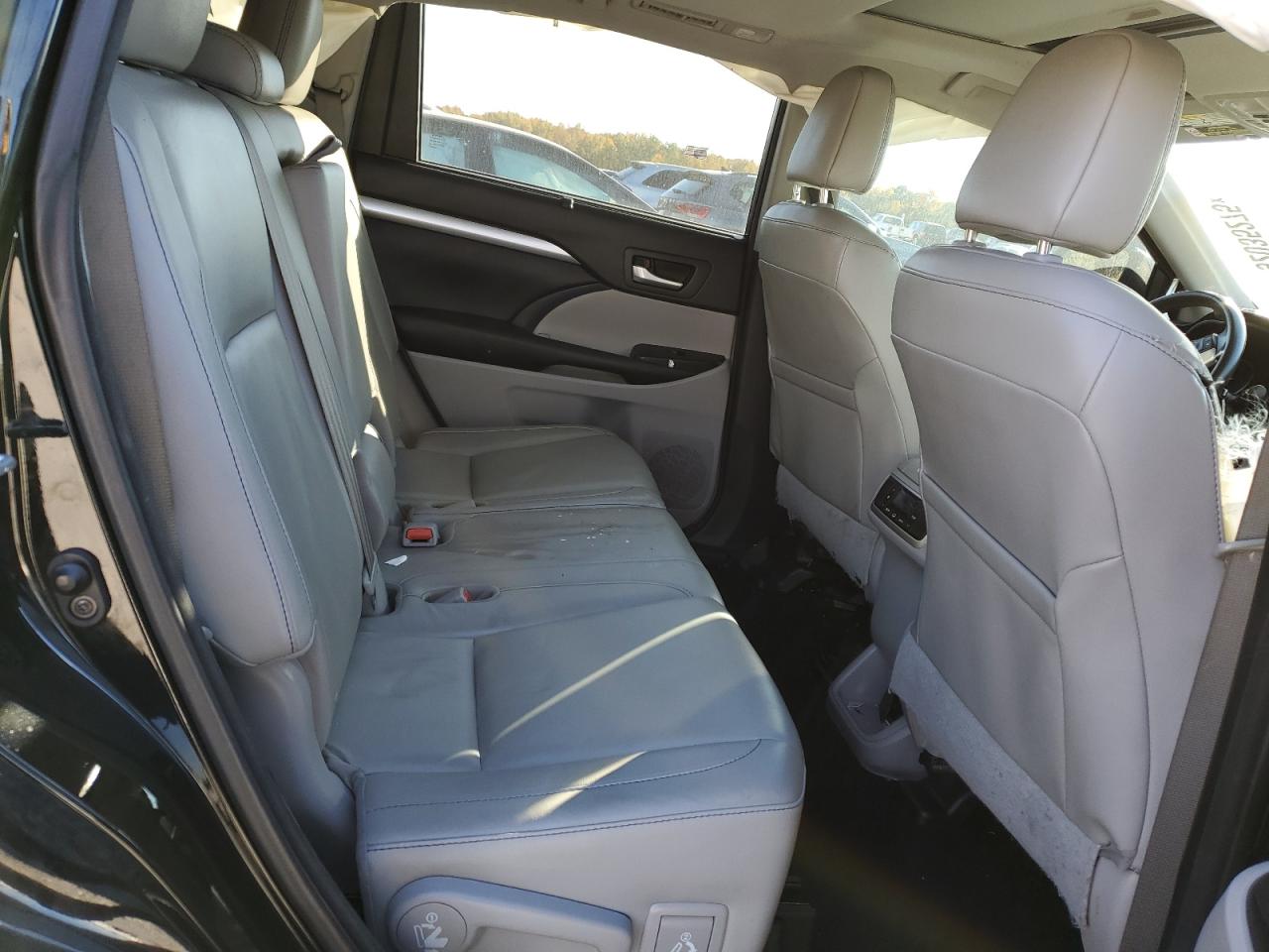 2016 Toyota Highlander Xle VIN: 5TDJKRFH0GS506628 Lot: 92035275