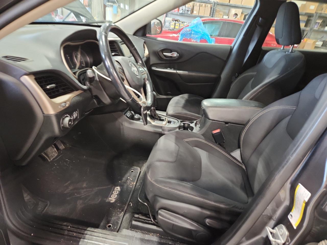 2015 Jeep Cherokee Latitude VIN: 1C4PJMCS8FW638308 Lot: 92687365