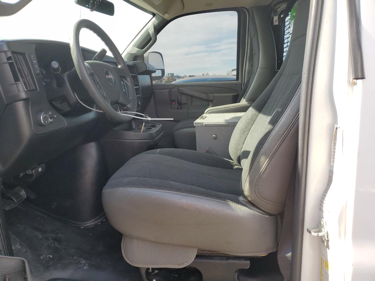 2019 GMC Savana G2500 VIN: 1GTW7AFGXK1373284 Lot: 92514015