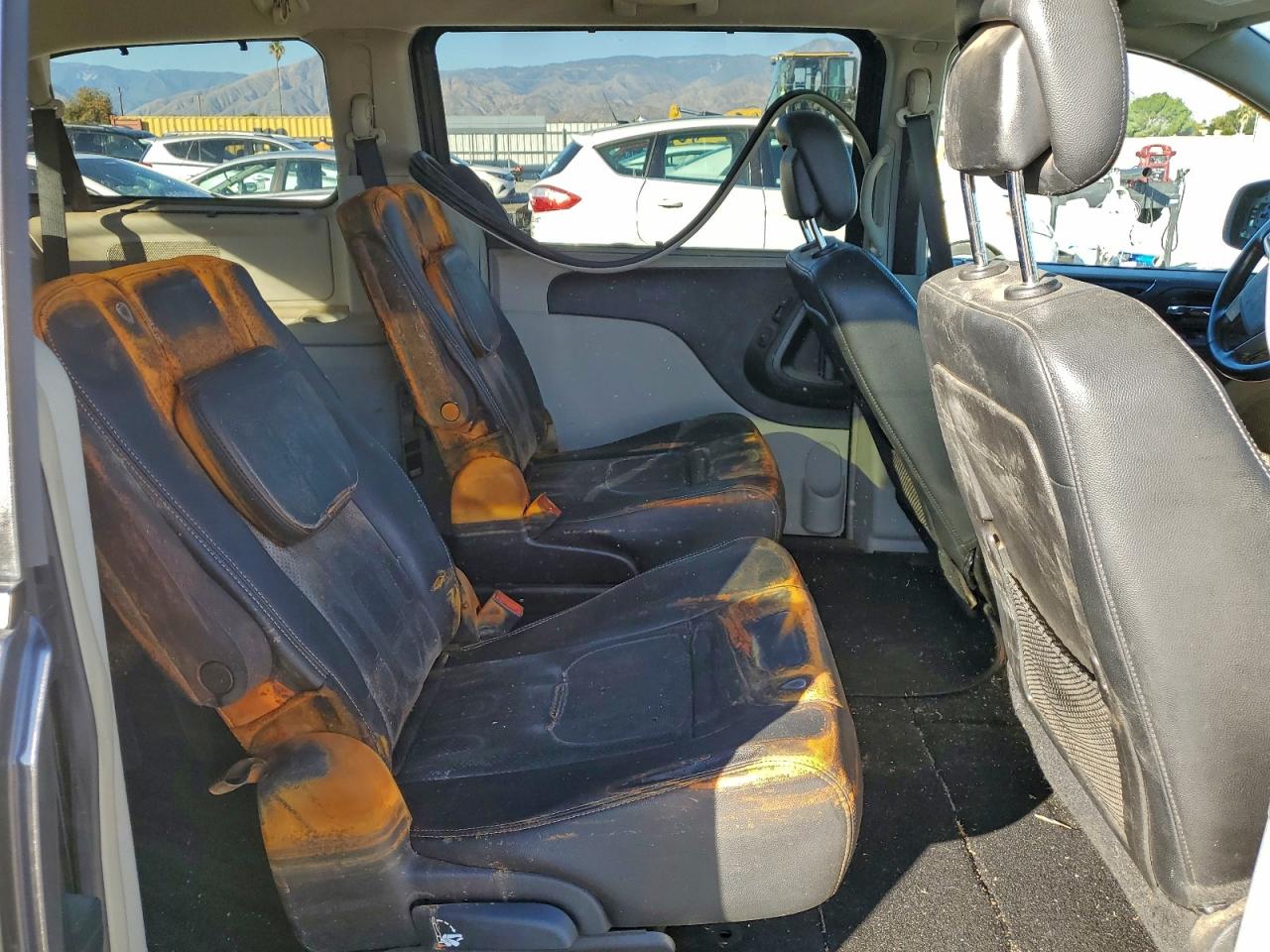 2015 Chrysler Town & Country Touring L VIN: 2C4RC1CG2FR582923 Lot: 94168595