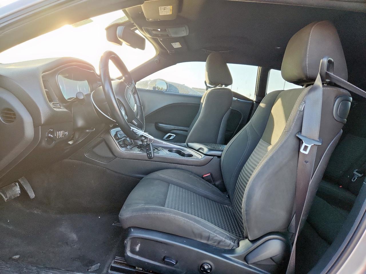 2015 Dodge Challenger Sxt VIN: 2C3CDZAGXFH739760 Lot: 90893825