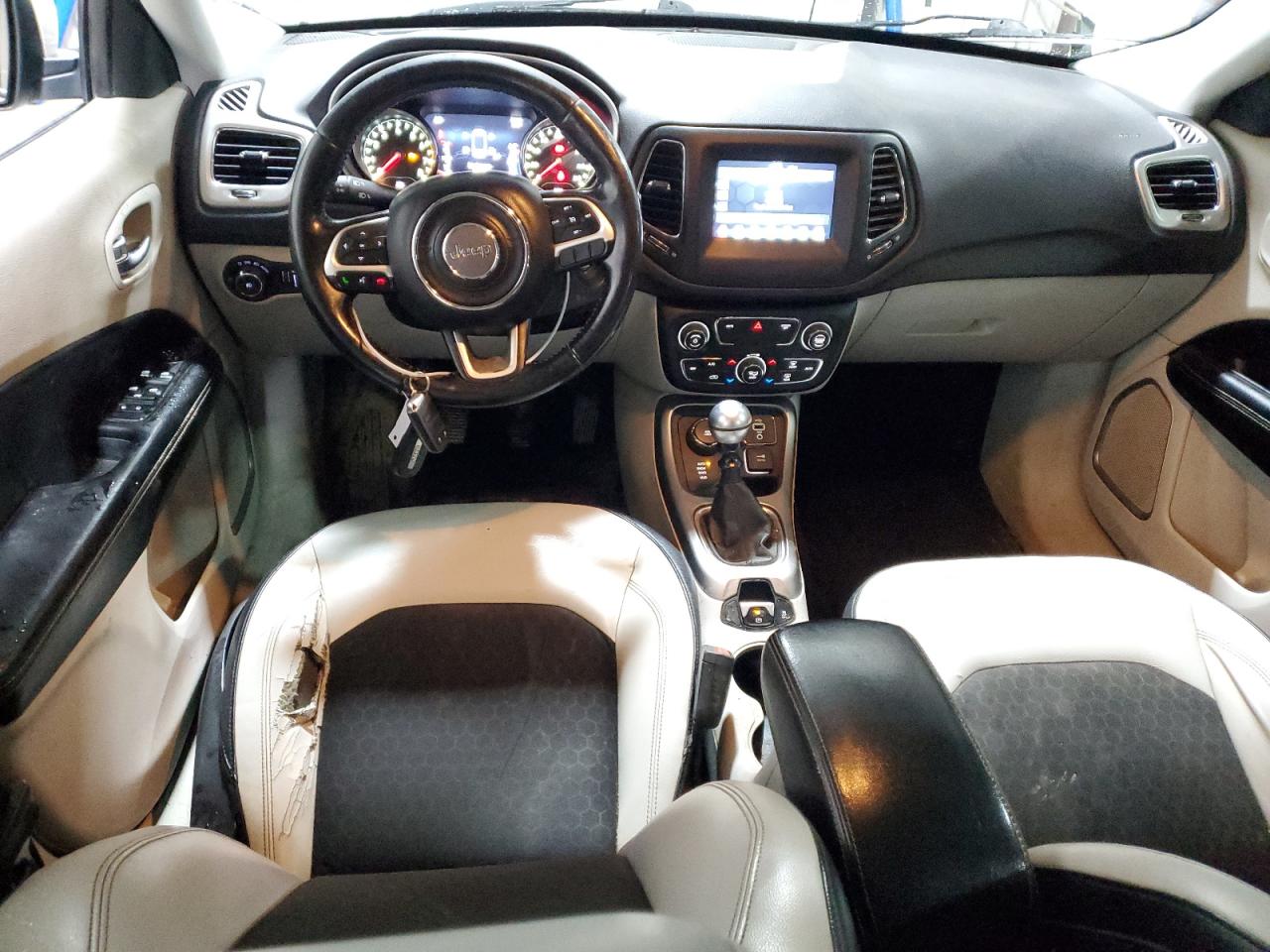 2018 Jeep Compass Latitude VIN: 3C4NJDBB2JT113493 Lot: 91785245