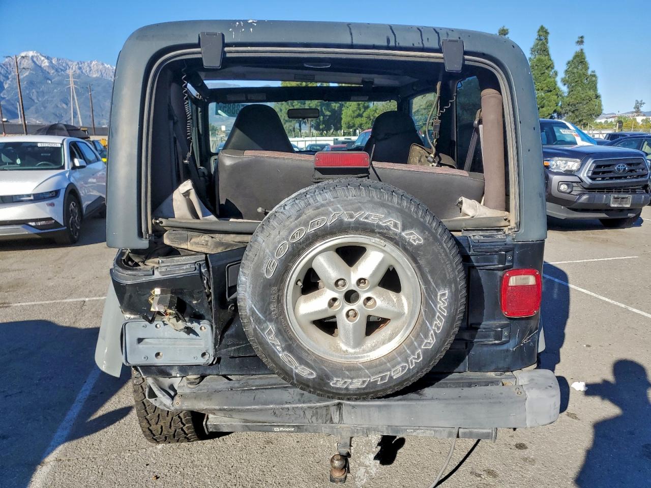 2000 Jeep Wrangler / Tj Sport VIN: 1J4FA49S5YP722998 Lot: 94358885