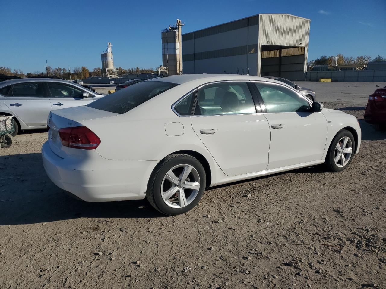 2015 Volkswagen Passat S white null gas 1VWAS7A38FC112596 photo #4