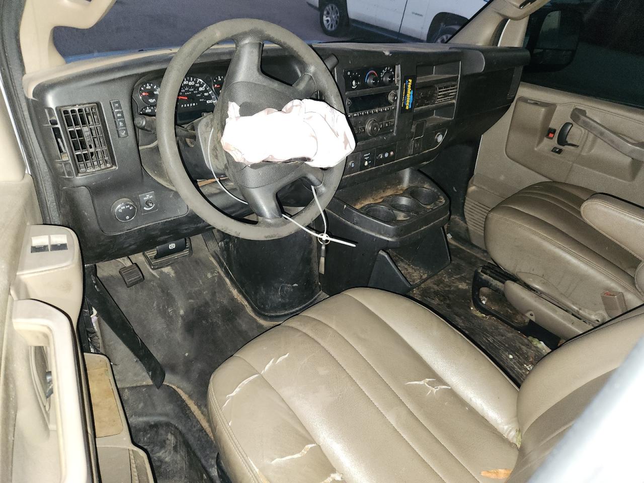 2018 Chevrolet Express G2500 VIN: 1GCWGAFP4J1289279 Lot: 92252355