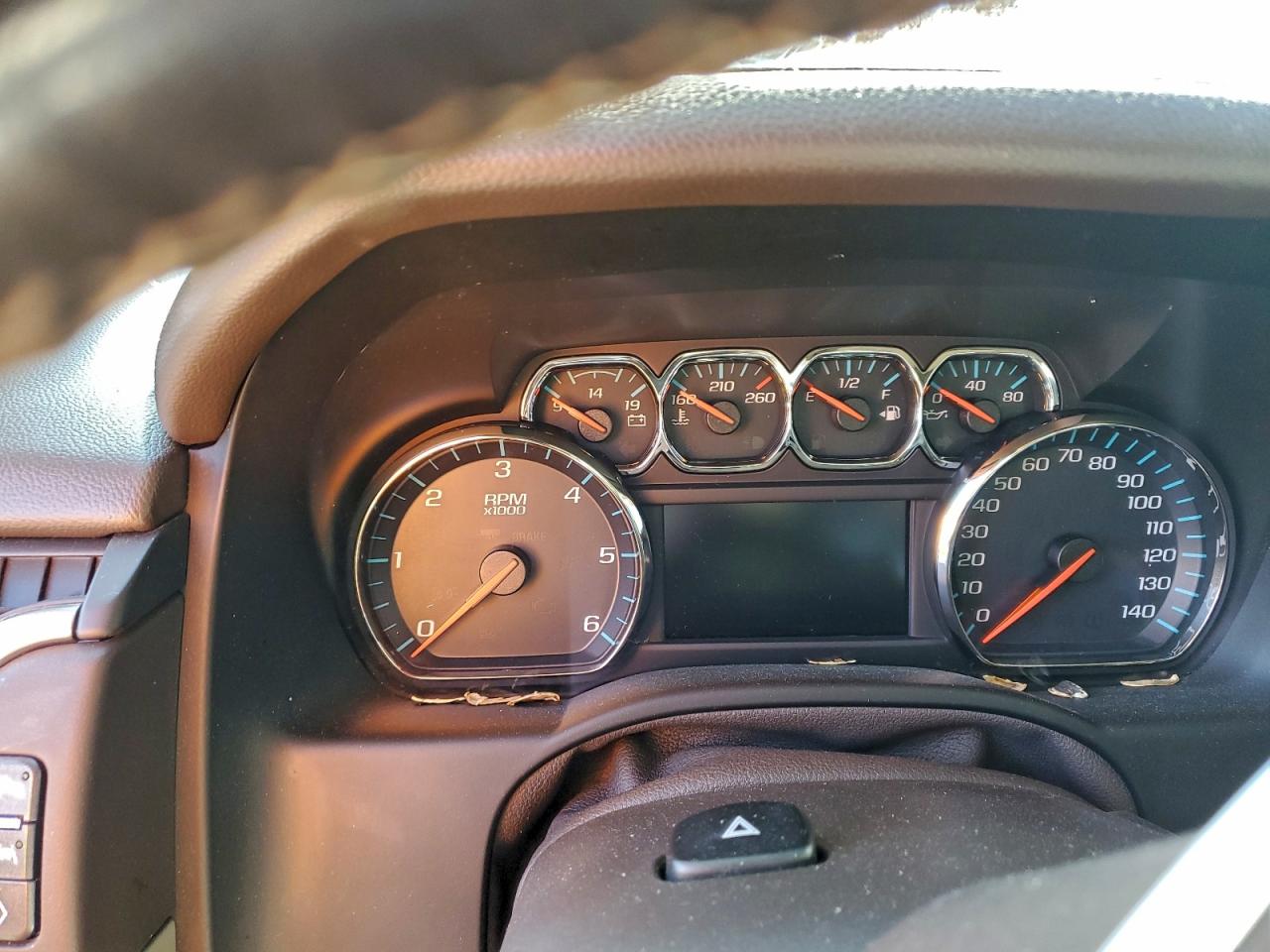 2018 Chevrolet Suburban K1500 Premier VIN: 1GNSKJKC4JR135843 Lot: 94565775