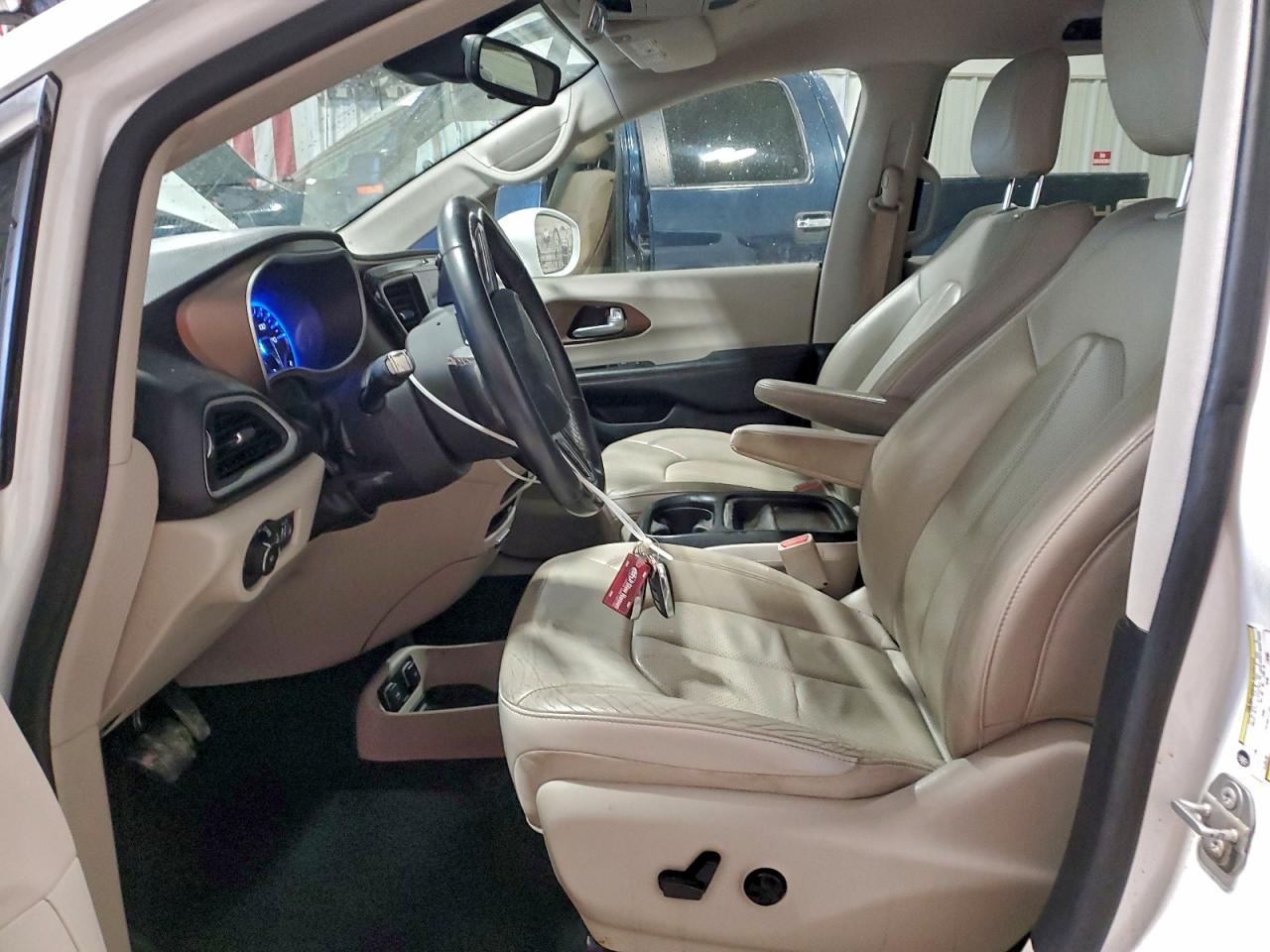 2018 Chrysler Pacifica Touring L VIN: 2C4RC1BG9JR320925 Lot: 94344985